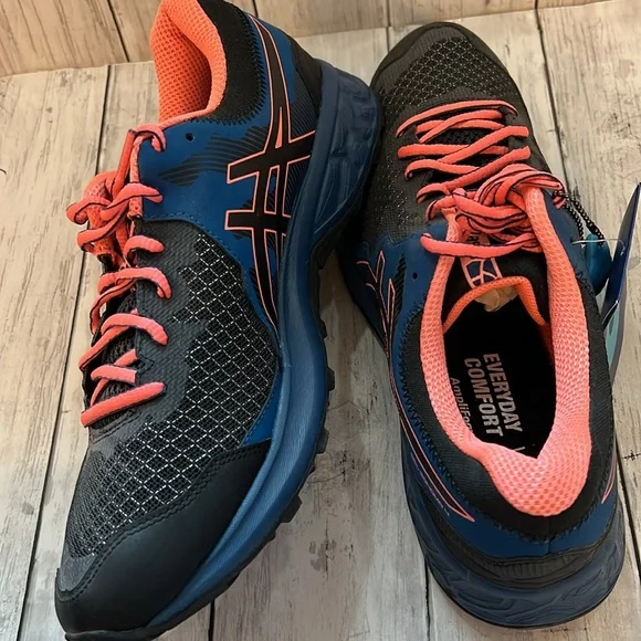 ASICS brand new women tennis shoes - Picture 3 of 4